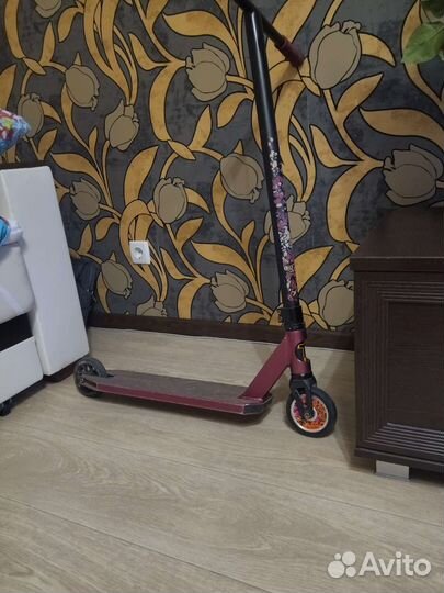 Трюковой самокат tech team duker 404