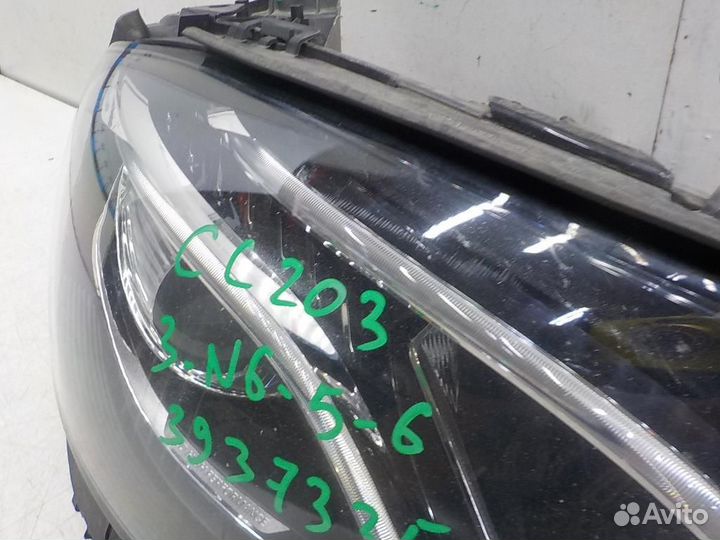 Фара правая Mercedes-Benz E-Class