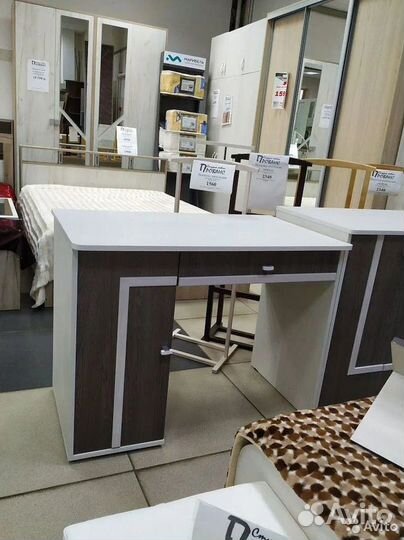 Письменный стол новый