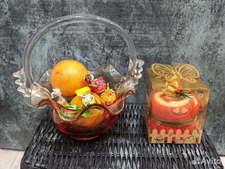 Ваза конфетница из цветного стекла СССР винтаж