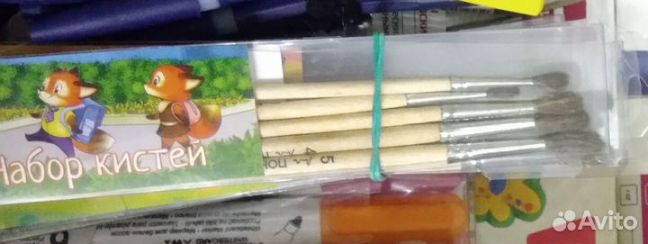 Краски Гуашь. Кисти. Клей карандаш