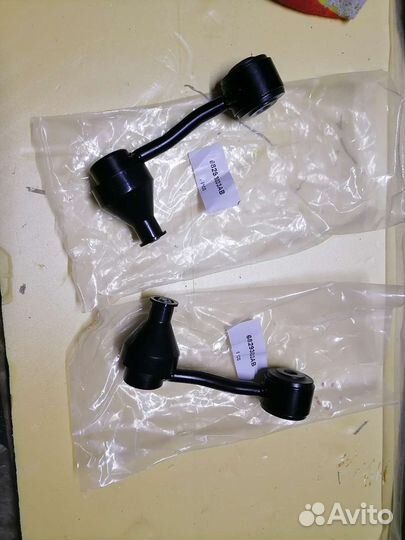 Передние стойки стабилизатора Jeep Wrangler JL