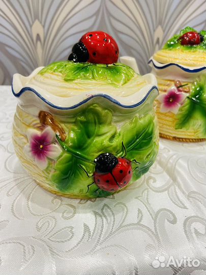 Заварочный чайник, сахарница