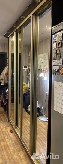 Шкаф купе с зеркалом