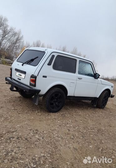 LADA 4x4 (Нива) 1.7 МТ, 2005, 100 000 км