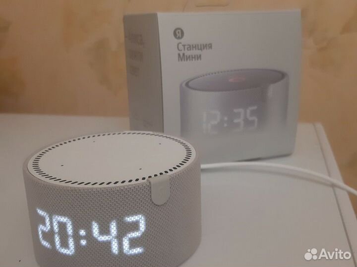 Яндекс станция мини с часами