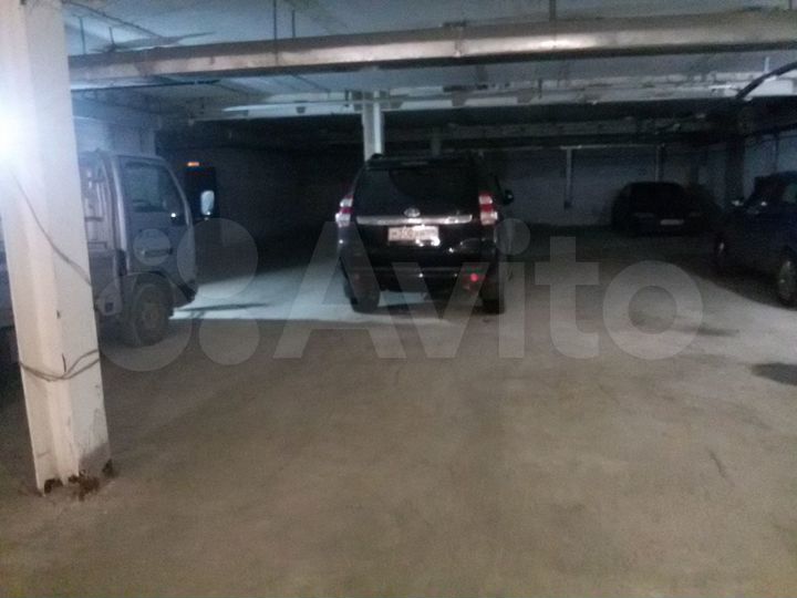 Машиноместо, 18 м²