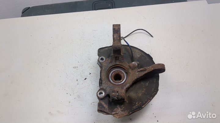 Ступица (кулак, цапфа) правая передняя Mitsubishi Outlander