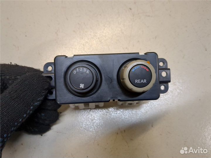 Переключатель отопителя (печки) Nissan Armada, 200