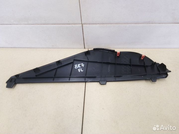 Накладка (кузов внутри) Hi Lux 2015