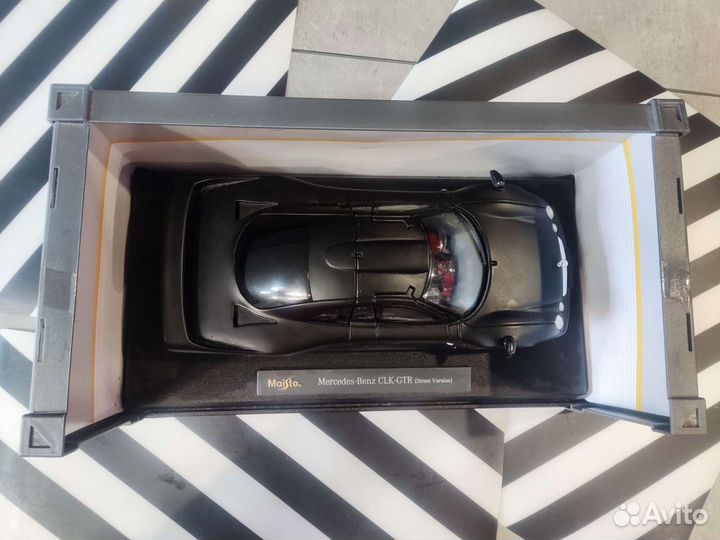 Коллекционная машинка мэрс