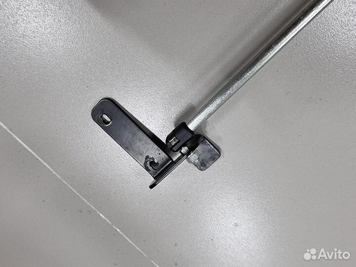 Газовые упоры капота для Chevrolet Niva