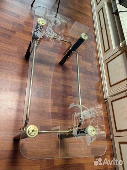 Стол стеклянный журнальный