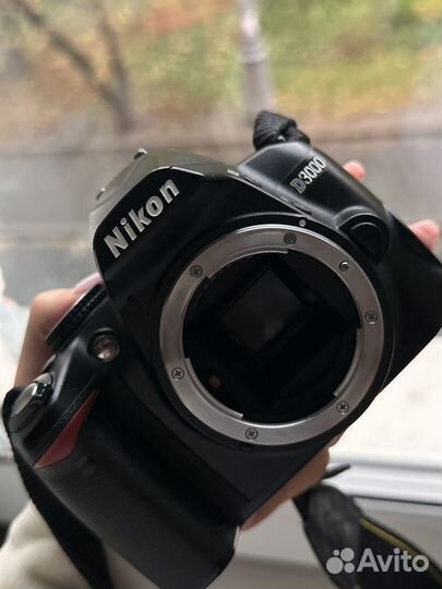 Nikon D3000 Kit 18-55mm f/3.5-5.6G