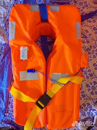 Спасательный жилет