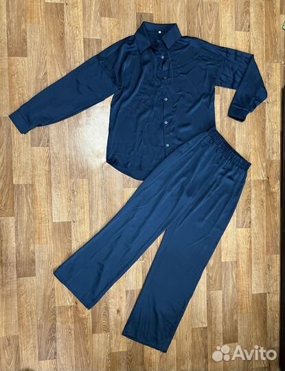 Шелковый костюм женский