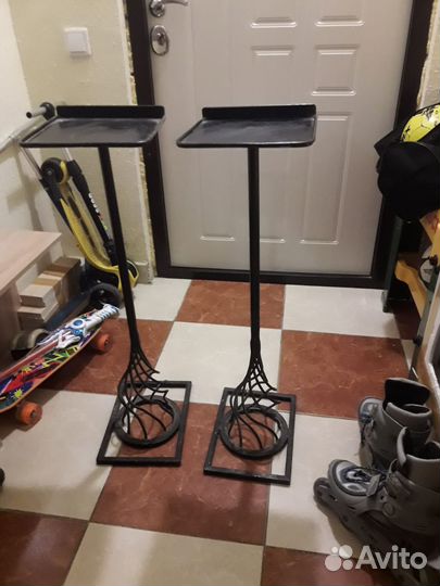 Подставки металлические под акустику или цветы