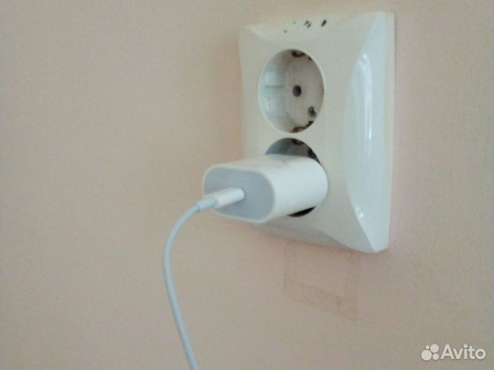 Зарядка на iPhone 20w