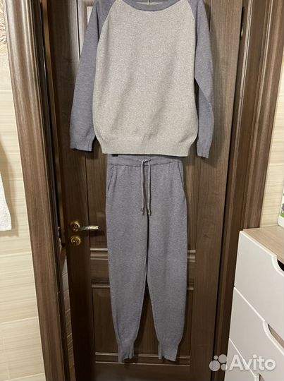 Спортивный костюм женский