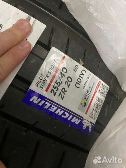 Michelin Pilot Super Sport 255/40 R20