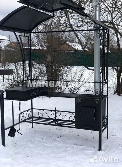 Мангал с крышей