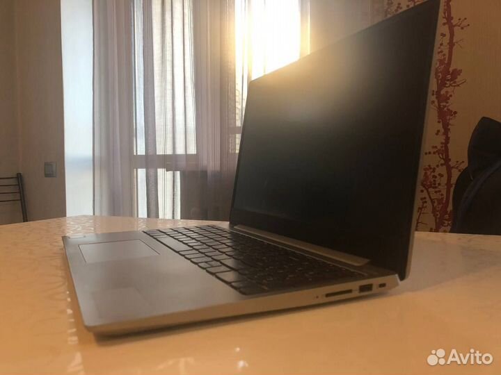 Ноутбук Lenovo