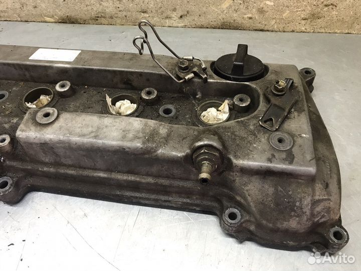 Клапанная крышка Toyota Gaia 2001 года. 1AZ