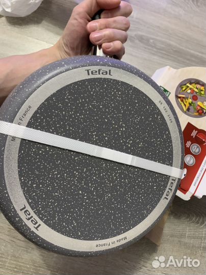 Сковорода tefal с крышкой 24 см новая