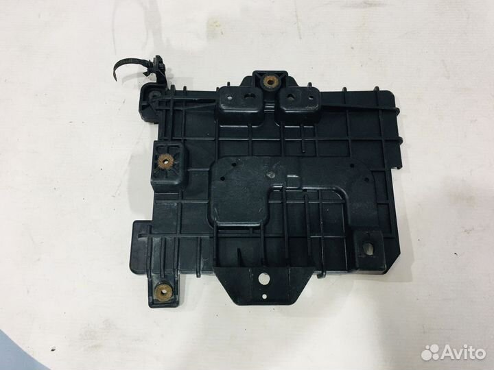 Площадка аккумулятора Kia Ceed JD 2012-2018