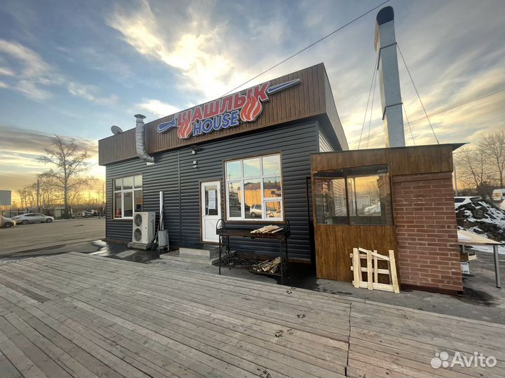 В кафе Шашлык House требуется бармен-официант