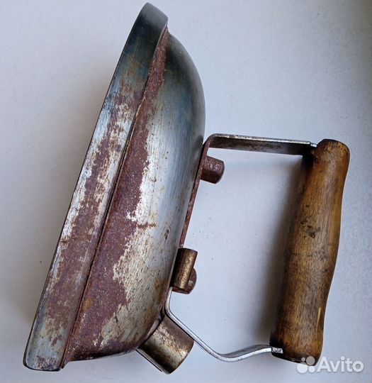 Утюг винтажный