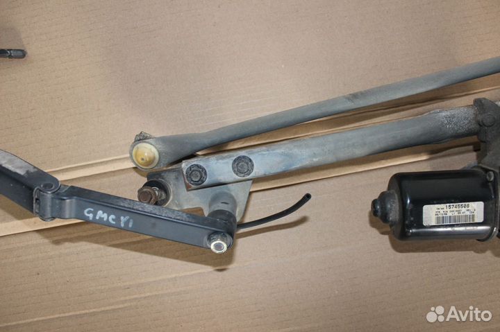 Механизм стеклоочистителя в сборе GMC Yukon GMT800