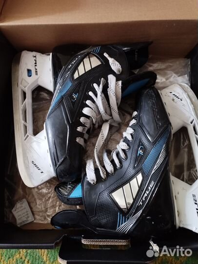 Хоккейные коньки True TF7 8,5 W