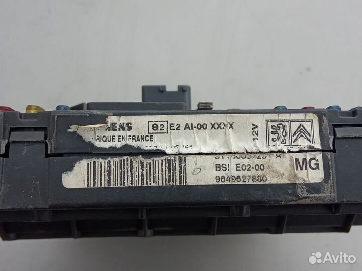 Блок предохранителей салонный Пежо 206