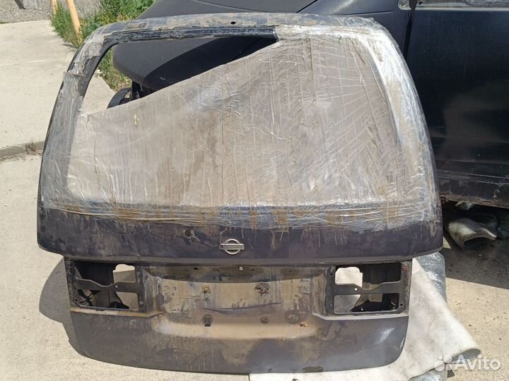 Крышка багажника Ниссан Серена 23 кузов