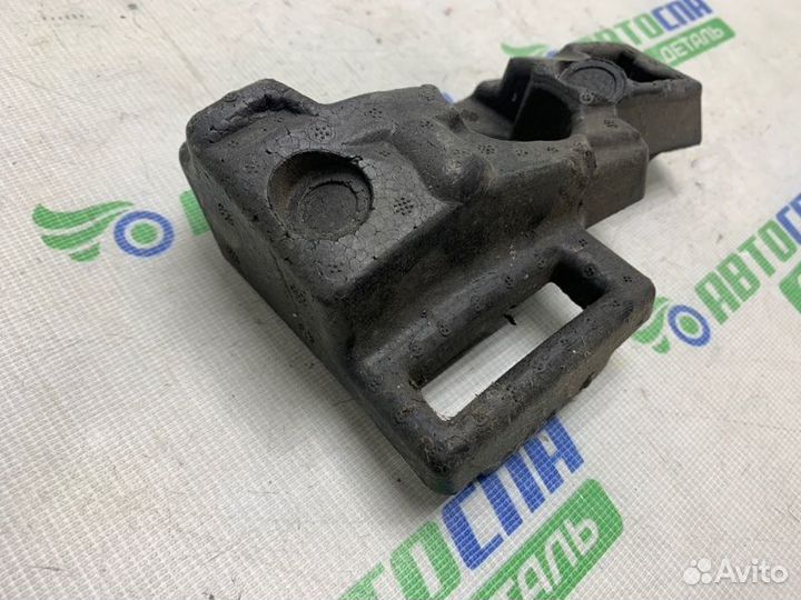 Абсорбер бампера передний правый Opel Zafira B