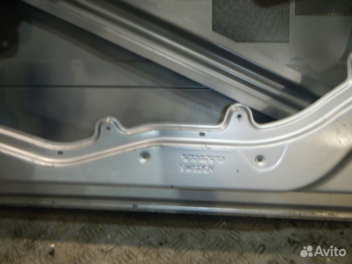 Дверь передняя правая Volvo S40
