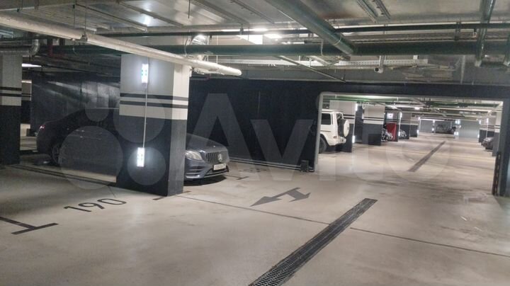 Машиноместо, 13 м²