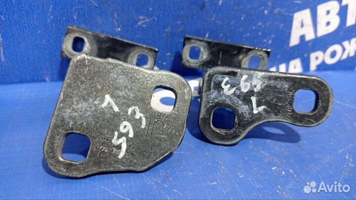 Петля двери Bmw E65 седан N62B44 2004