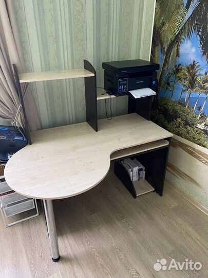 Компьютерный стол