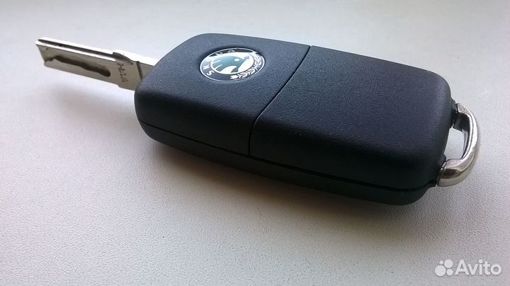 Ключ зажигания VAG 3T0837202 Skoda Superb