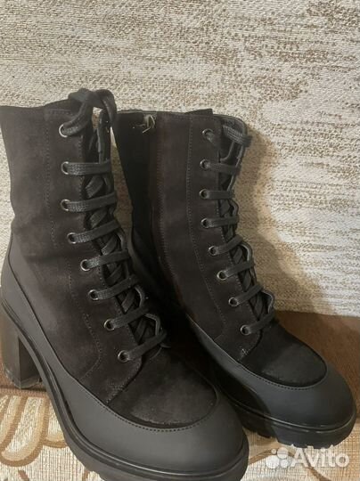 Ботинки женские зимние 39 размера бу