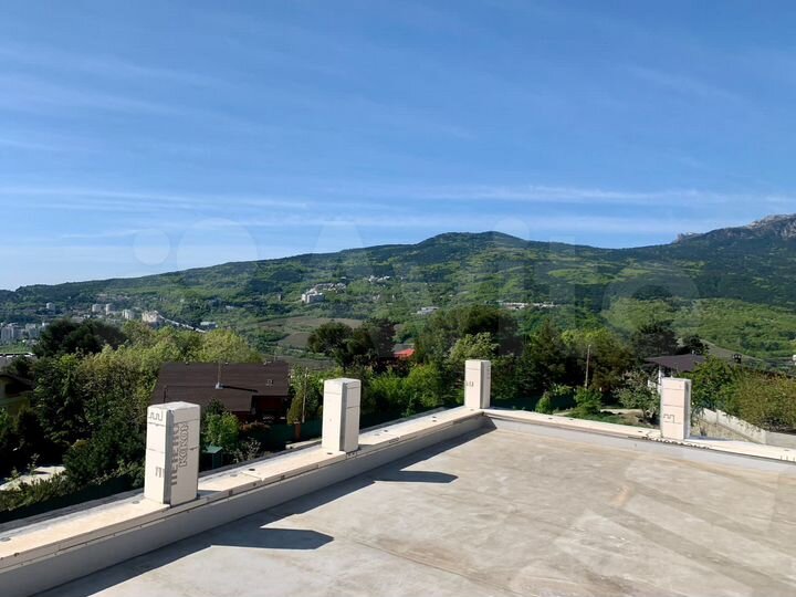 Дом 217 м² на участке 6 сот.