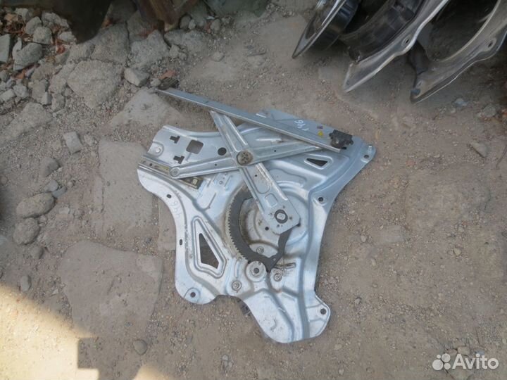 Стеклоподъемник Hyundai ix35 2009-2015г Пер правый