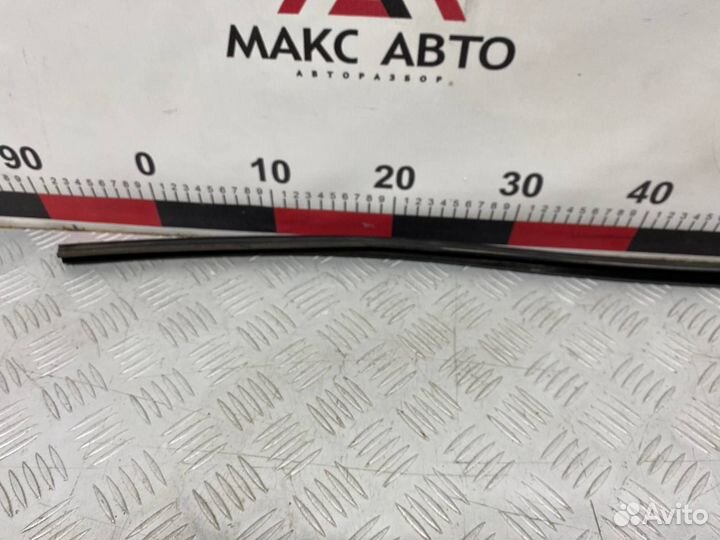 Б/У уплотнительная резинка стекла задний левый