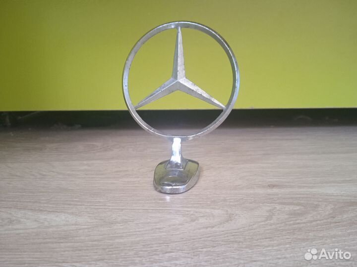 Значок mercedes на капот