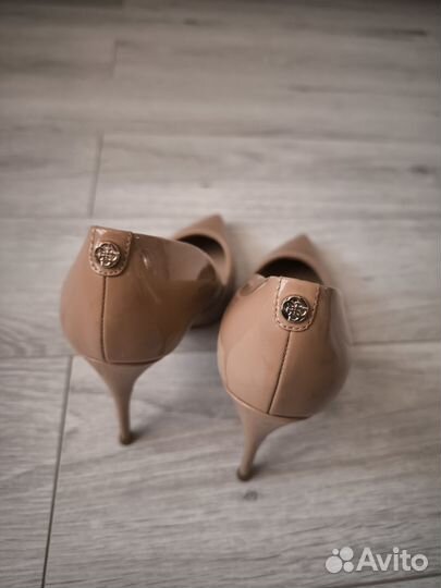 Tуфли Guess 38 размер бежевые