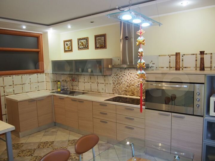 4-к. квартира, 142 м², 2/6 эт.