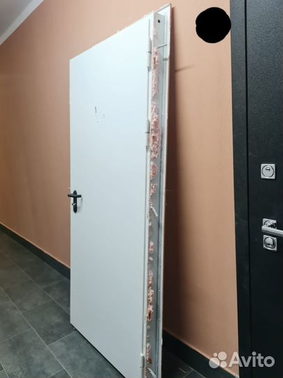 Входная дверь застройщика