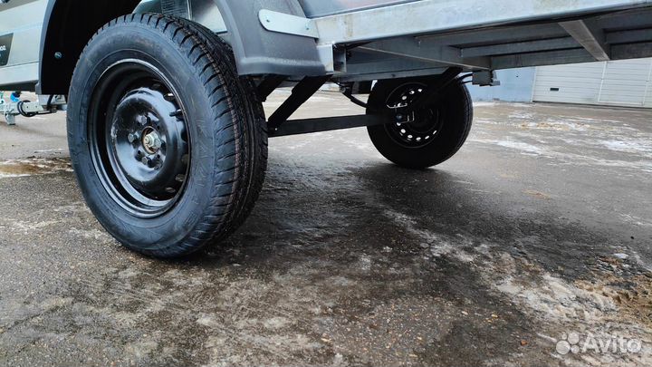 Легковой прицеп 2,7 на 1,4 метра